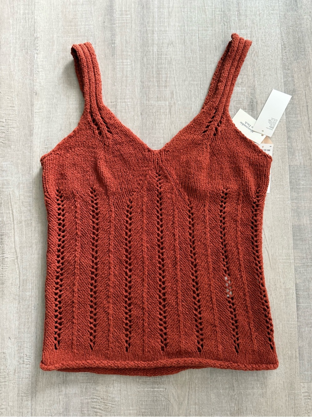 Abercrombie Sweater Knit V-Neck Tank Top, fall looks- Rust. medium. NWT.